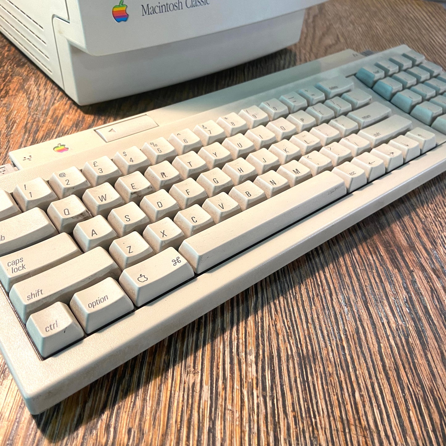 Classic Apple Macintosh M1420
