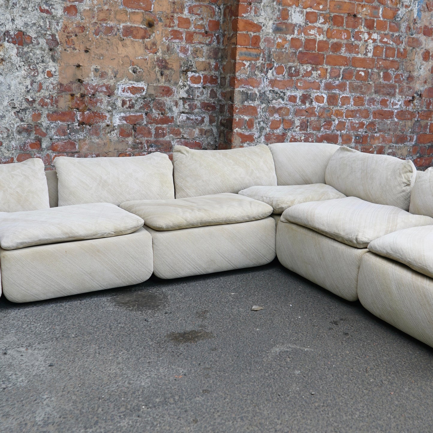 “Confidential” sectional sofa by Alberto Rosselli for Saporiti Italia