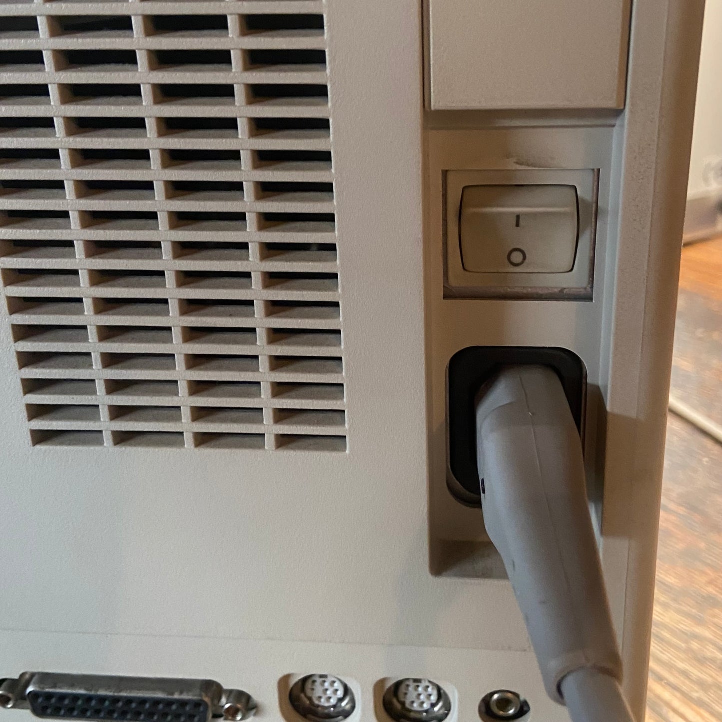 Classic Apple Macintosh M1420
