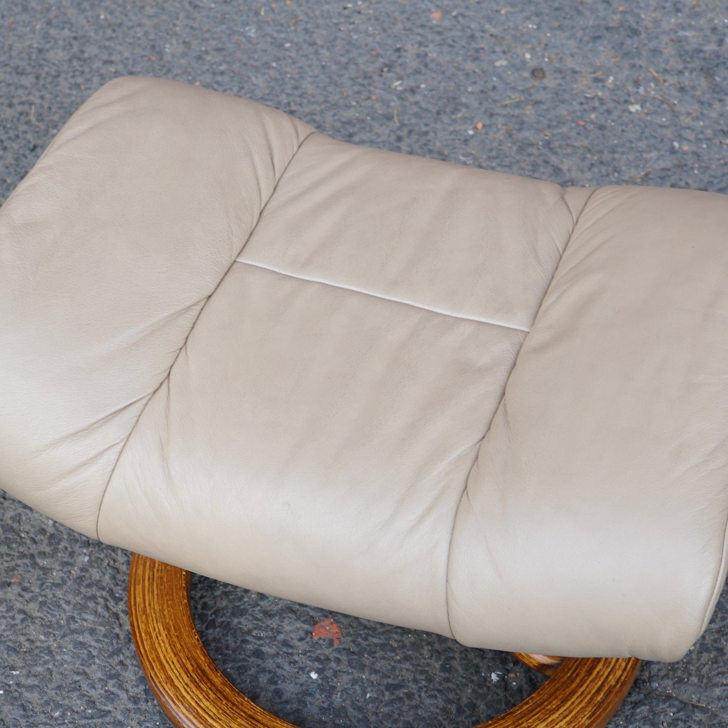 Beige Ekorness Stressless ‘Mayfair’ chair and footstool