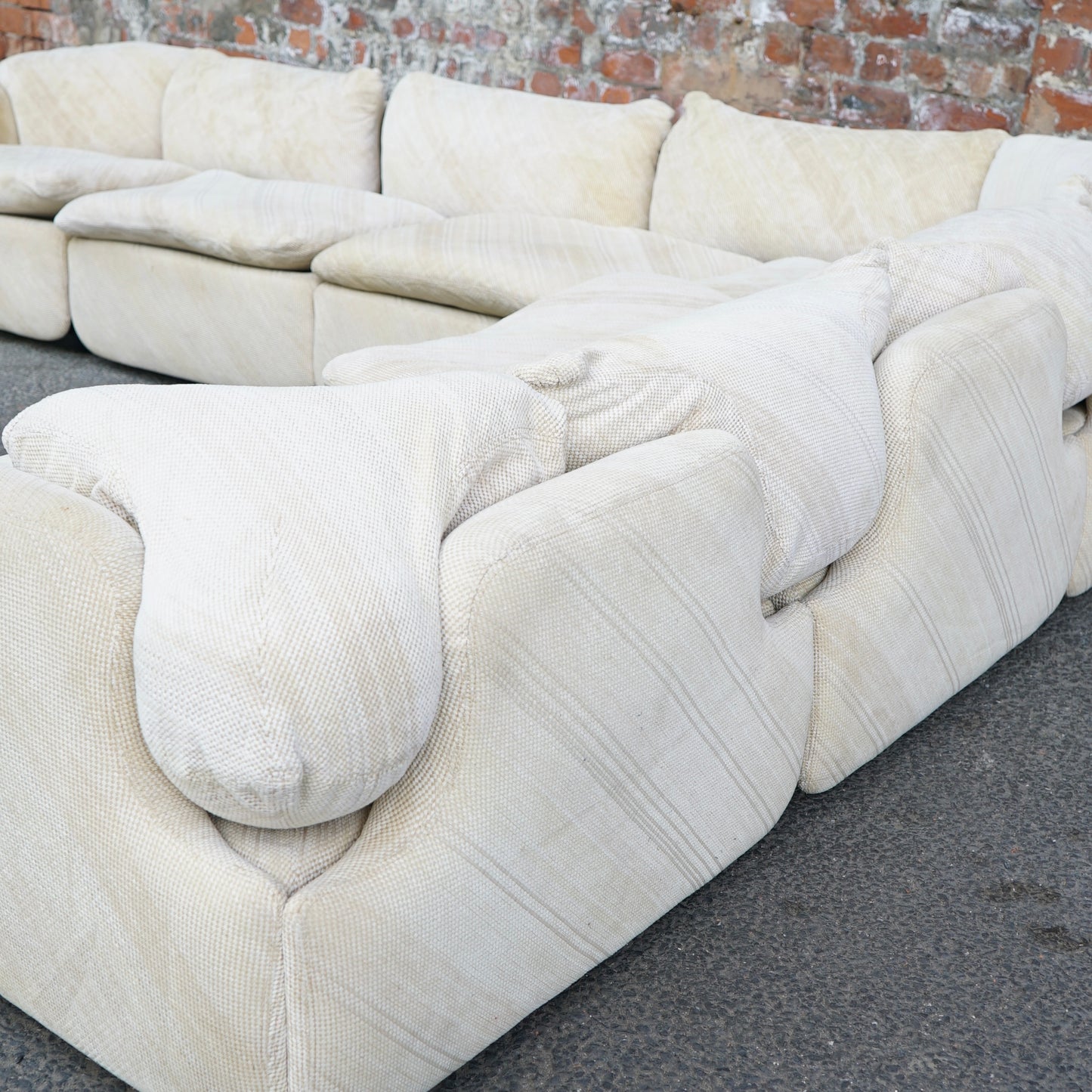 “Confidential” sectional sofa by Alberto Rosselli for Saporiti Italia