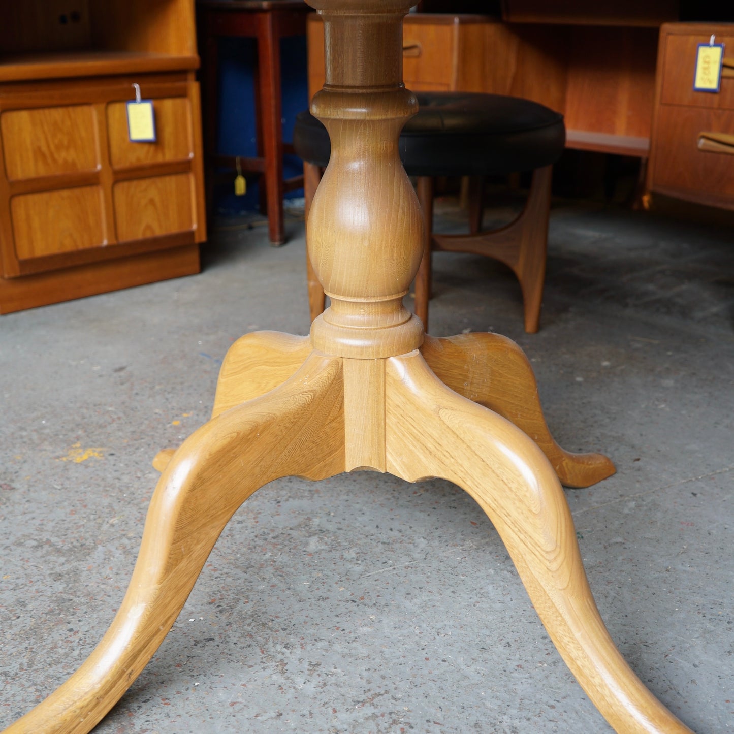 Ercol 1116 Dining Table