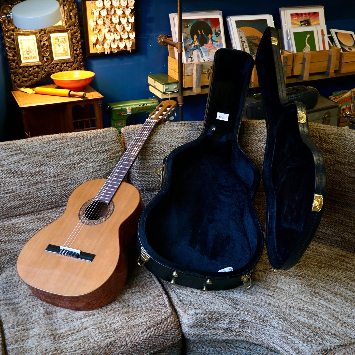 Unused Raimondo 104-B Acoustic Guitar in New Case with Keys
