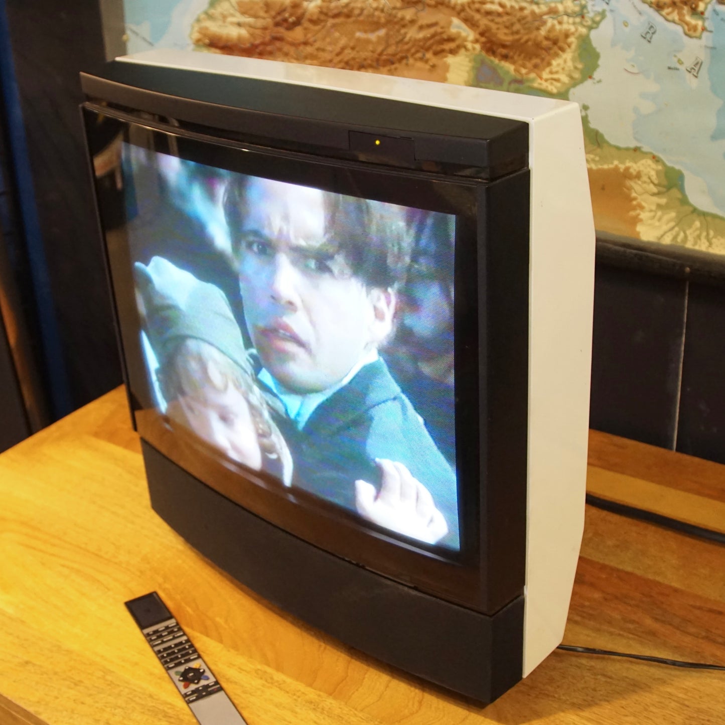 Bang & Olufsen Beovision MX 4000 CRT Television