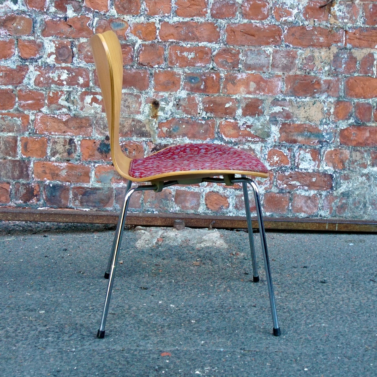 Fritz Hansen Series 7, Model 3107 Chairs Designed by Arne Jacobsen x 4