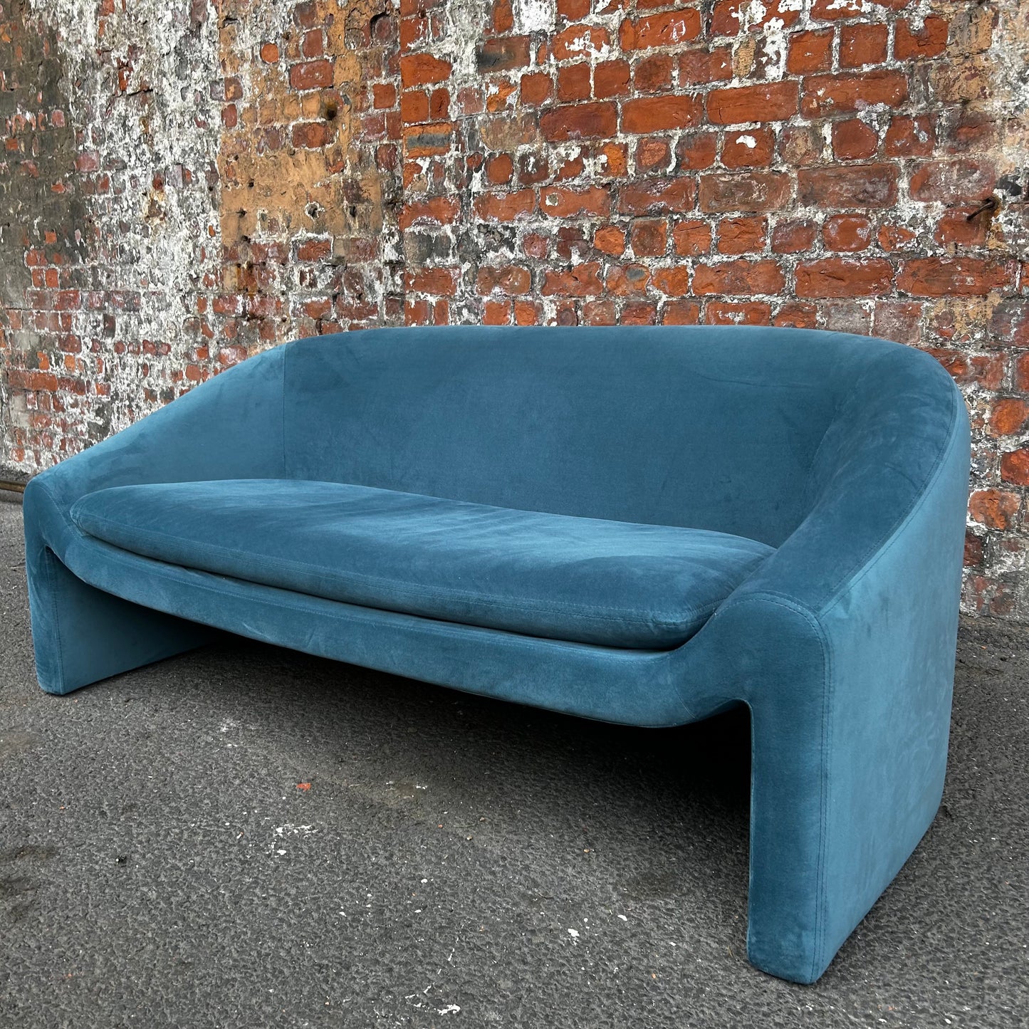 Shona sofa by Made