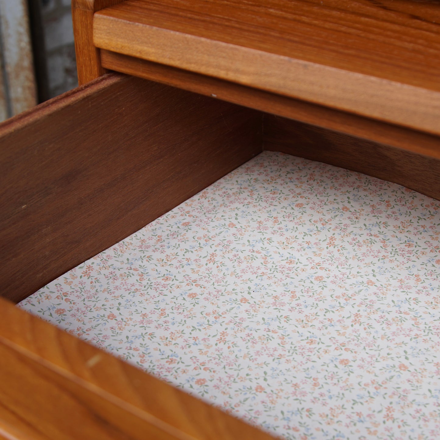 G Plan Desk