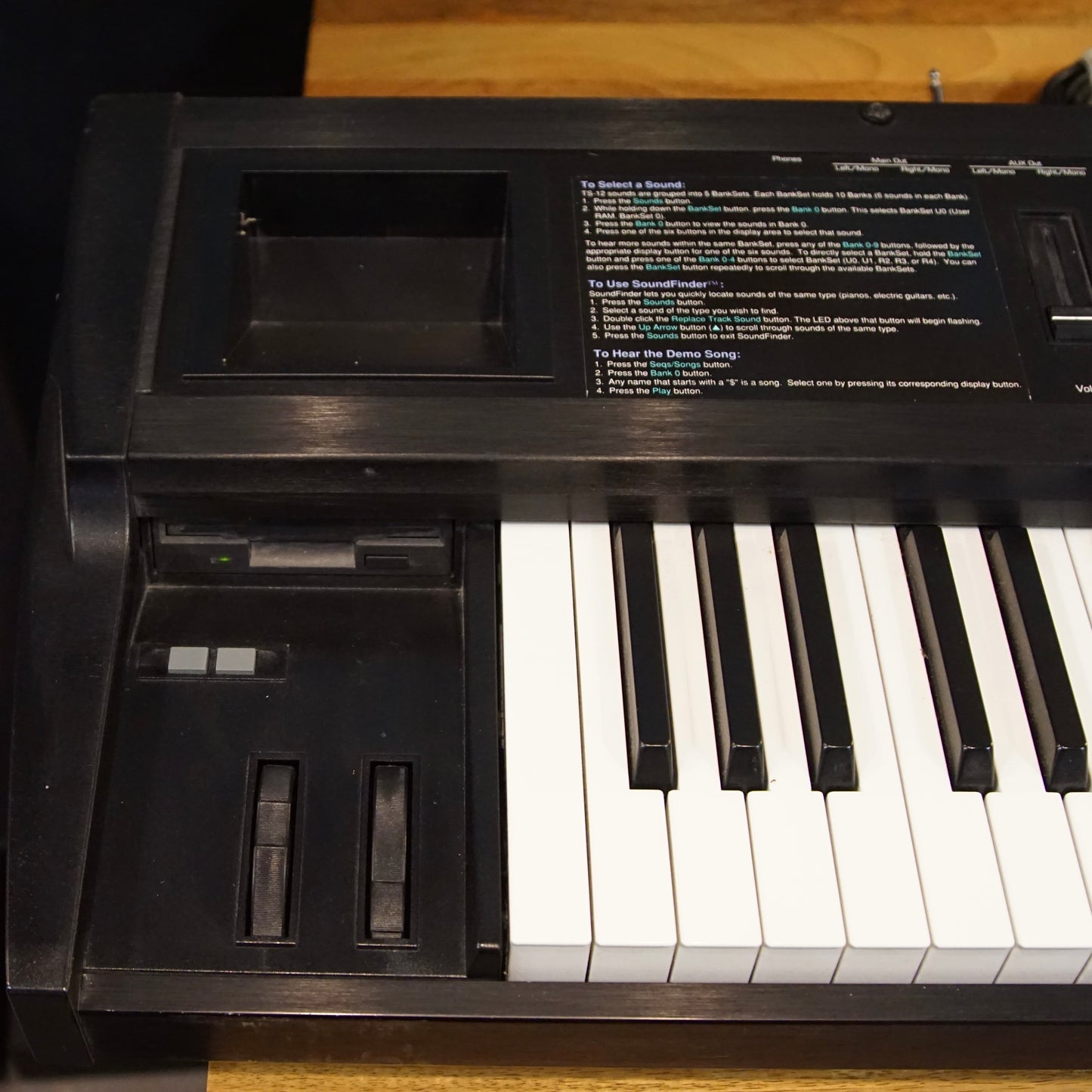 Ensoniq TS-12 Synthesiser Keyboard