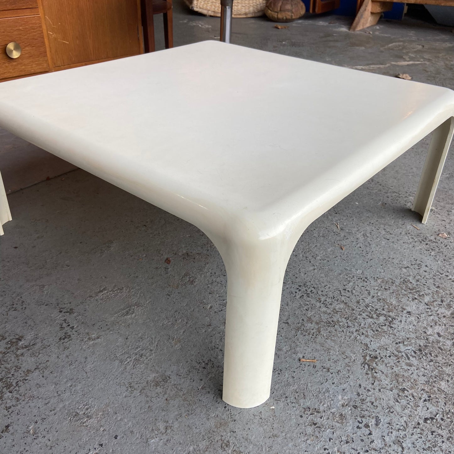 Dermertrio 70 Coffee Table by Vico Magistretti