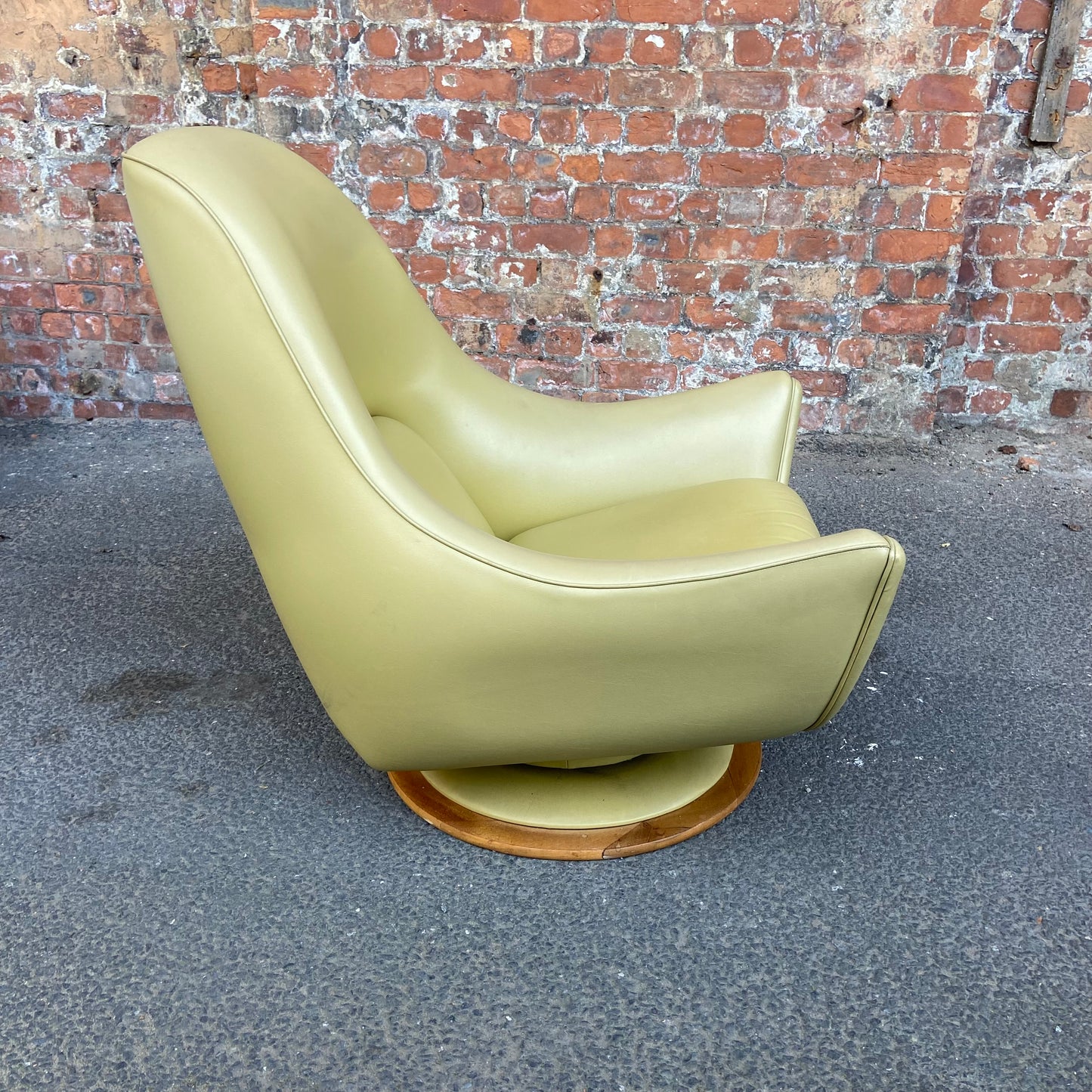 1960s ‘High Society’ space age chair designed by Peter Cutts