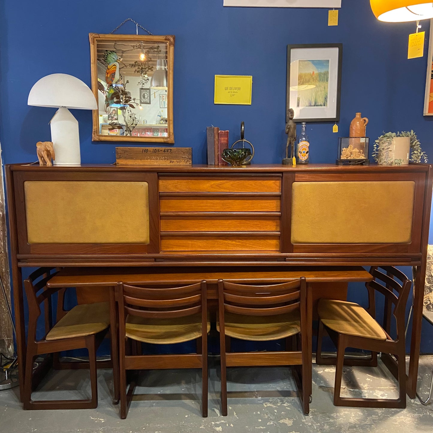 Elliots of Newbury Retractable Sidebord & Dining set