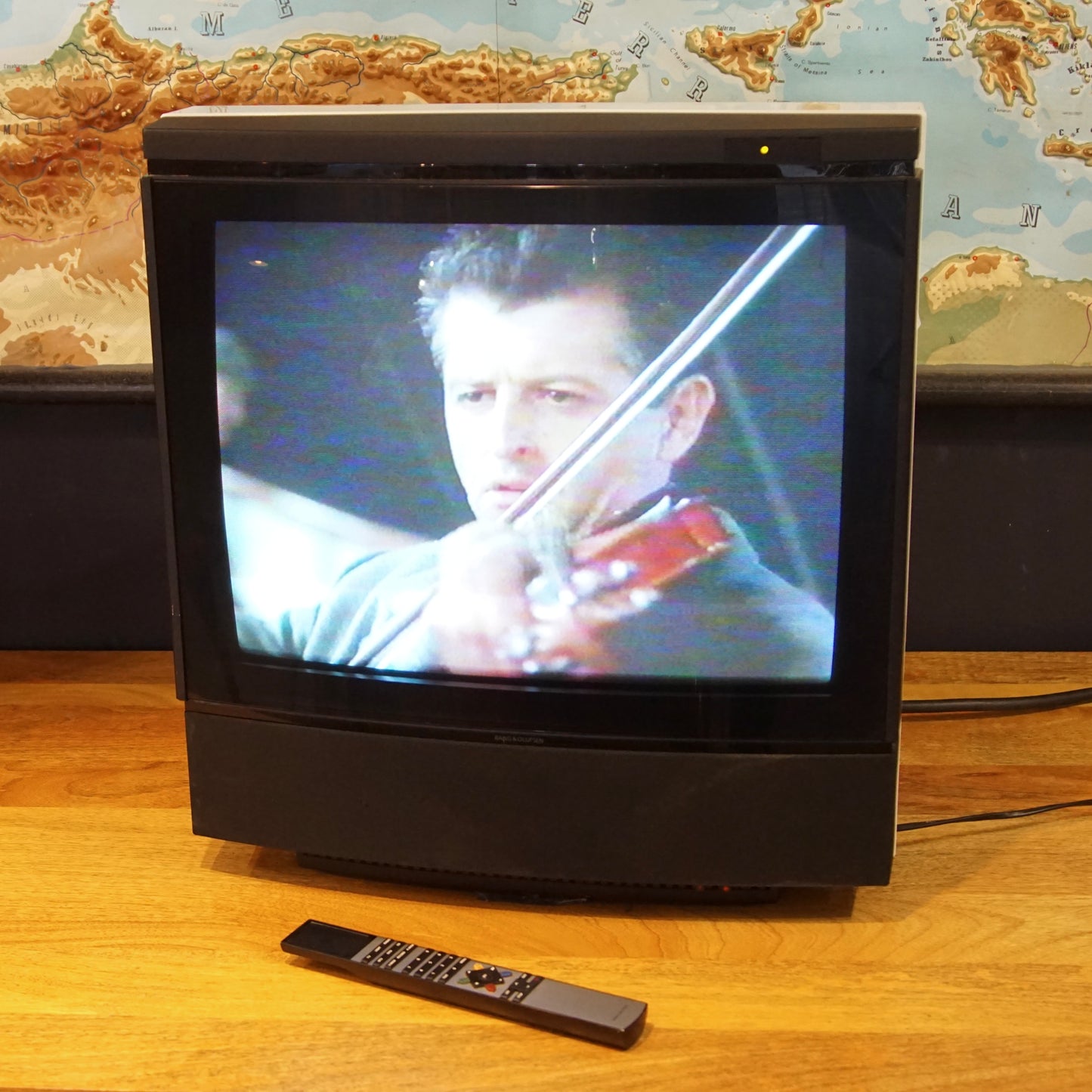 Bang & Olufsen Beovision MX 4000 CRT Television