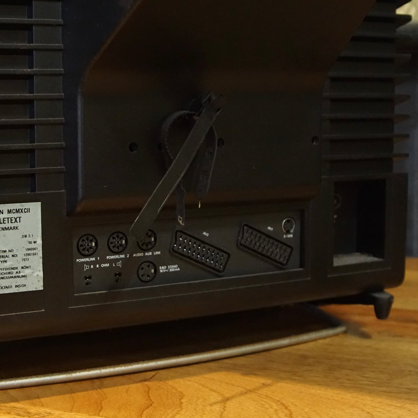 Bang & Olufsen Beovision MX 4000 CRT Television