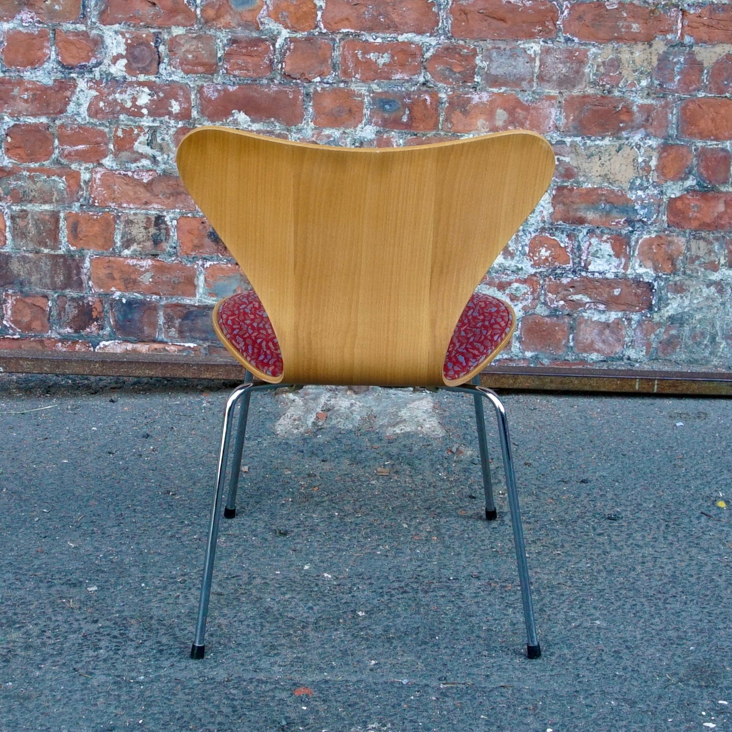 Fritz Hansen Series 7, Model 3107 Chairs Designed by Arne Jacobsen x 4
