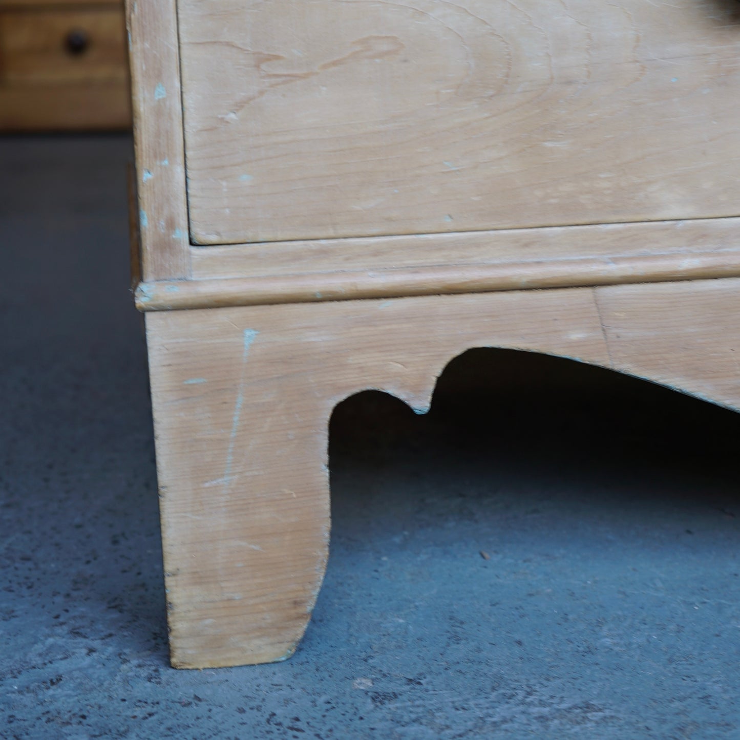Antique pine chest of drawers