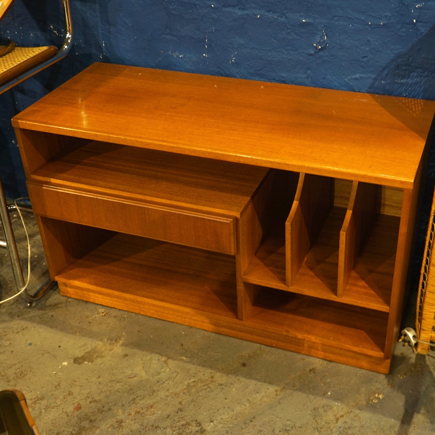 McIntosh Midcentury Media Unit