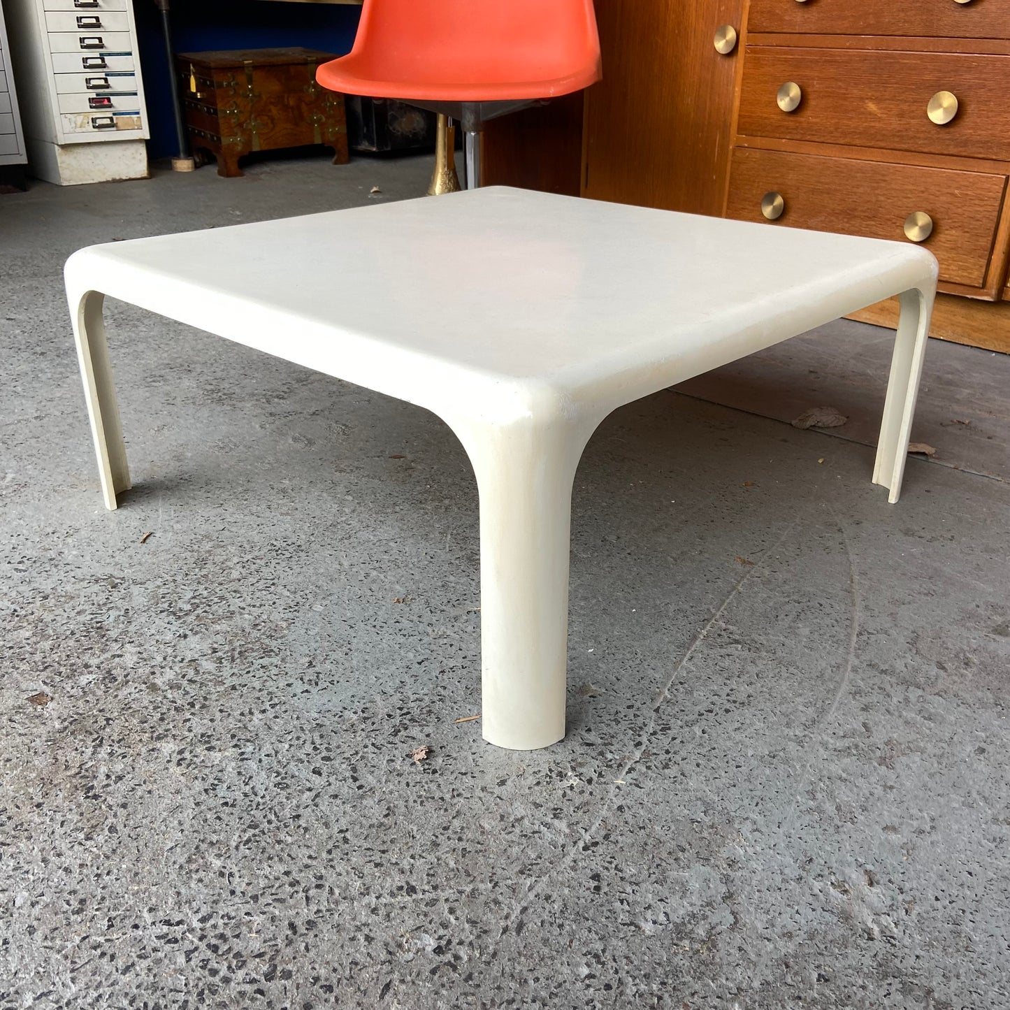 Dermertrio 70 Coffee Table by Vico Magistretti