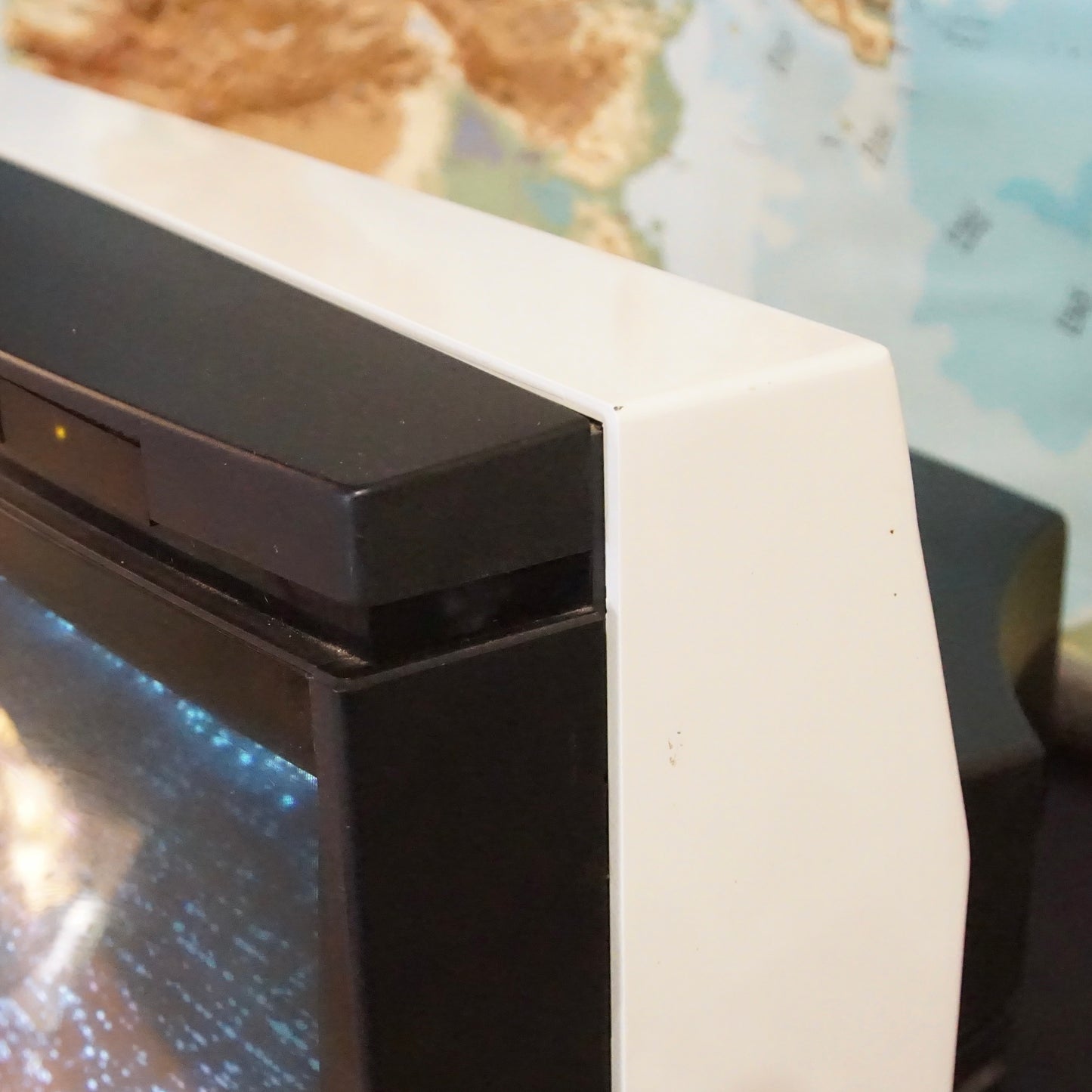 Bang & Olufsen Beovision MX 4000 CRT Television