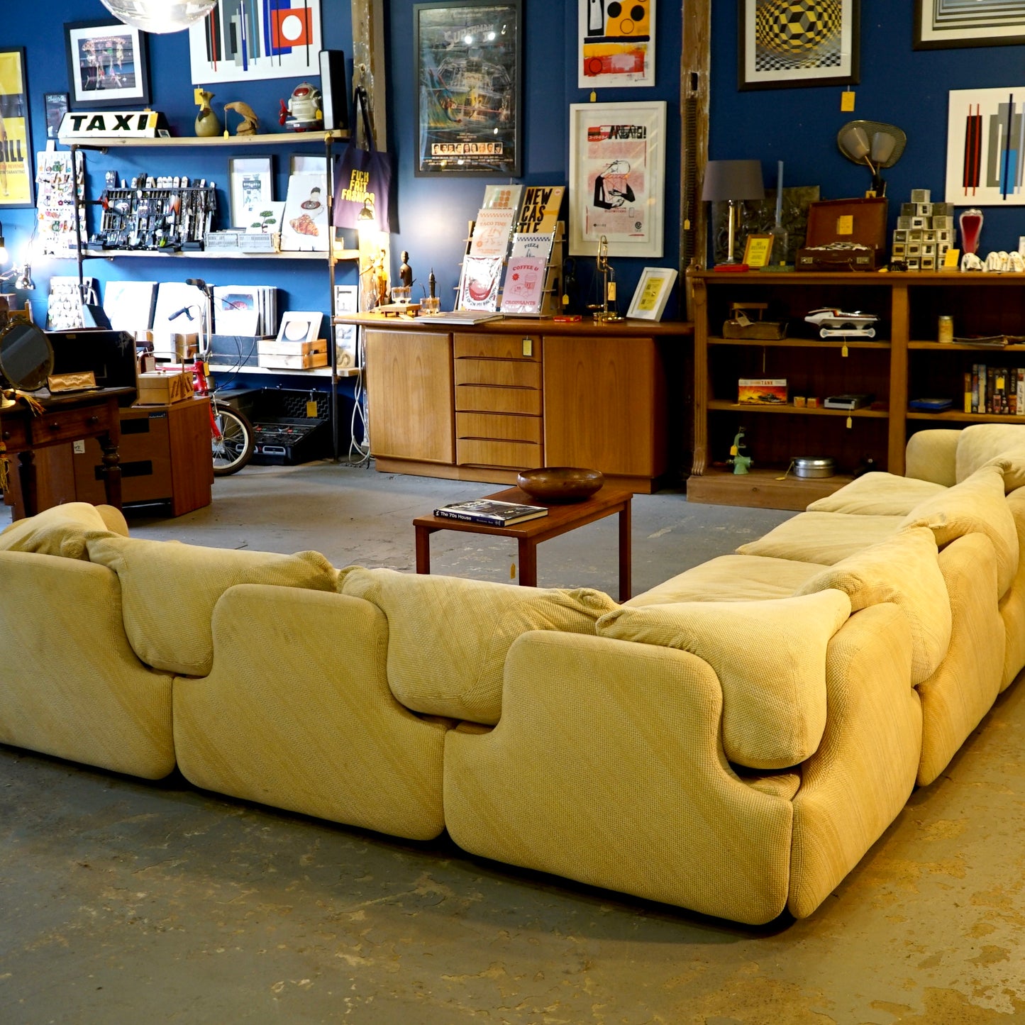 “Confidential” sectional sofa by Alberto Rosselli for Saporiti Italia