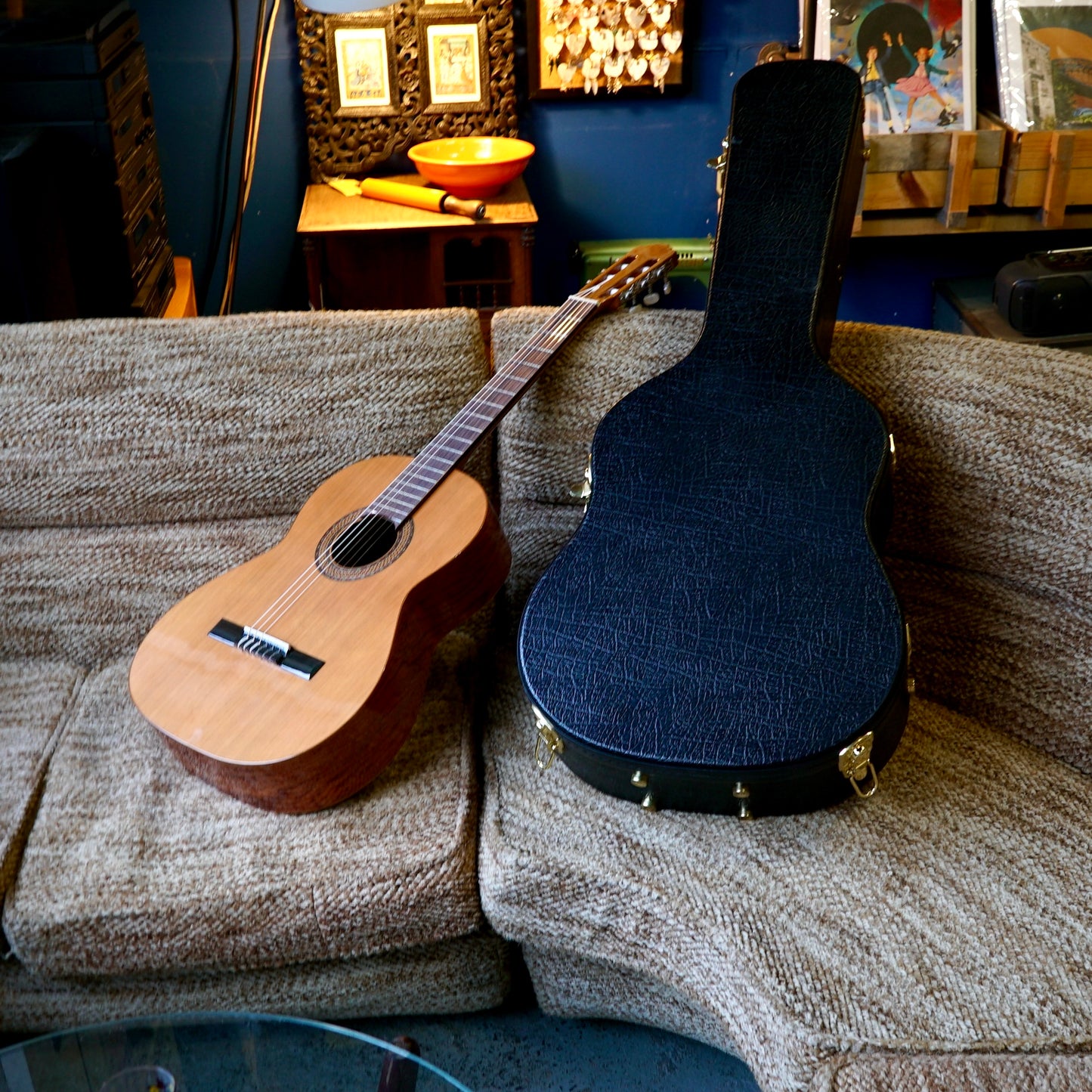 Unused Raimondo 104-B Acoustic Guitar in New Case with Keys