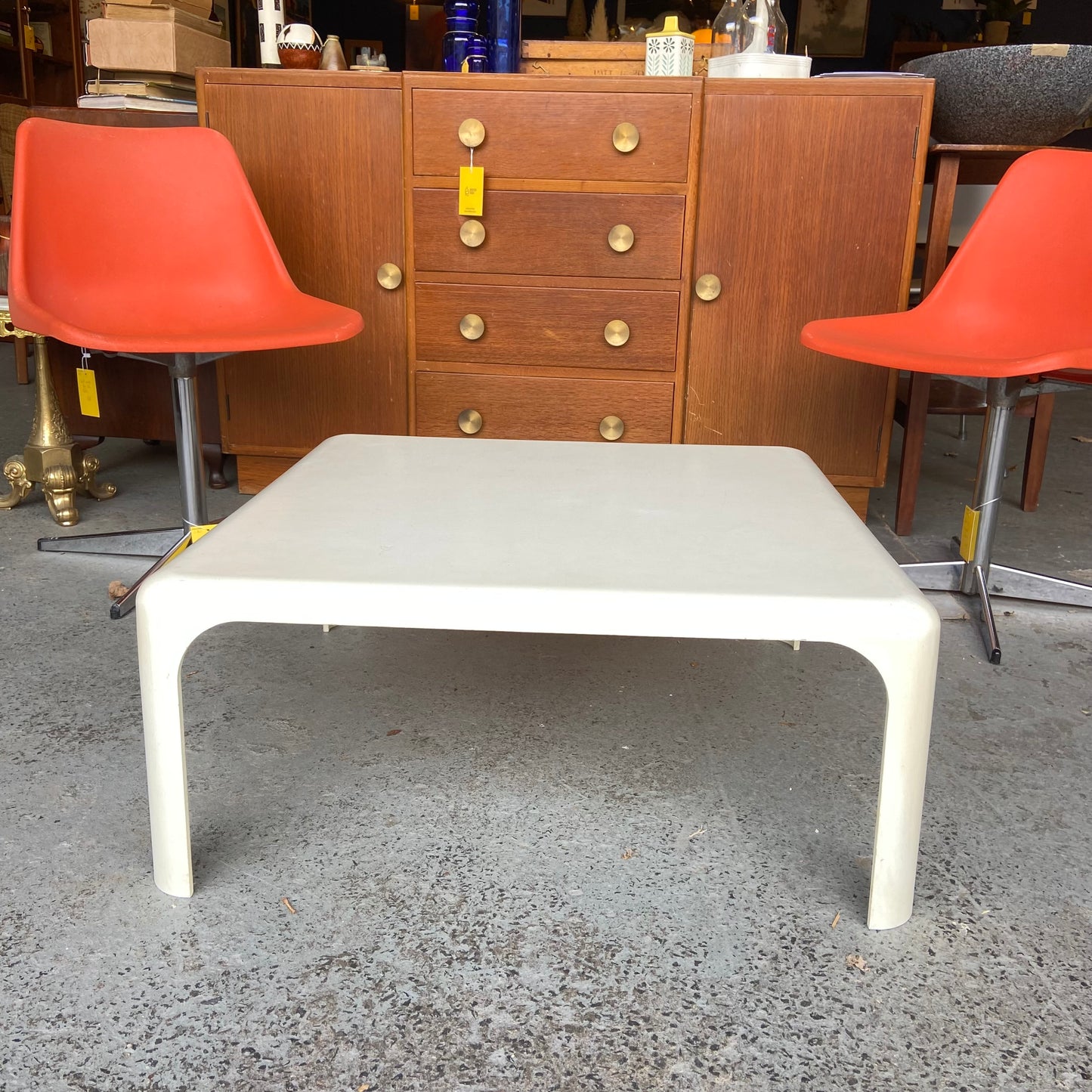 Dermertrio 70 Coffee Table by Vico Magistretti